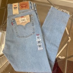 SOLD** Women’s 501 Levi’s jeans